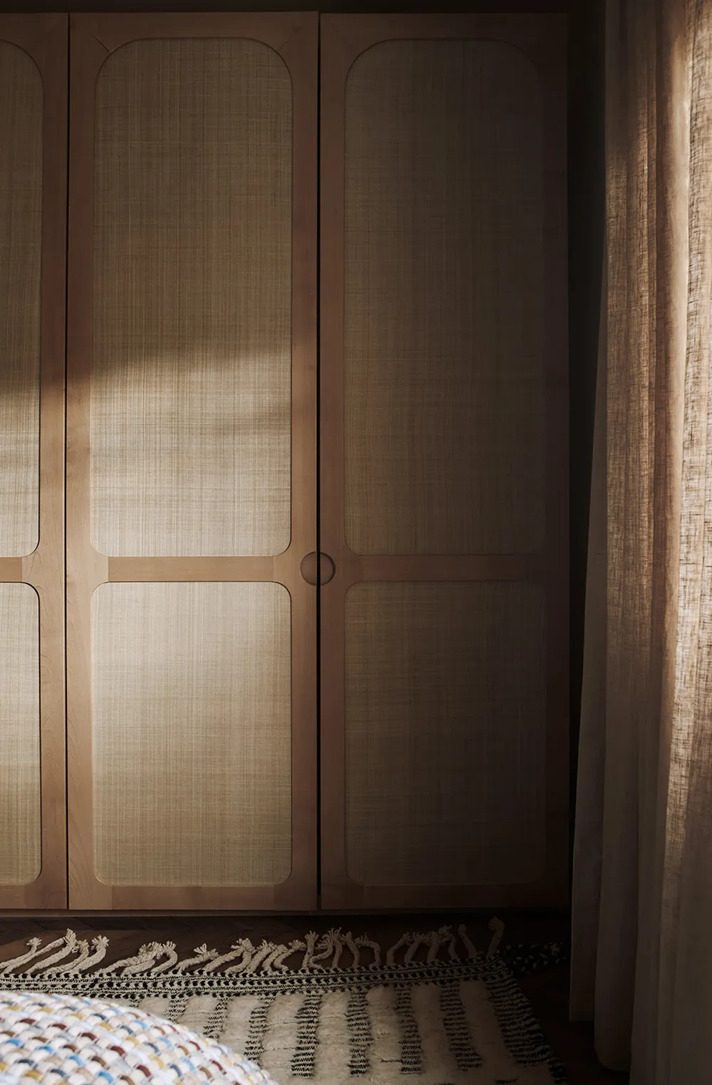 Spokojna elegancja i francuskie nuty w дизайне apartamentów w Londynie - Gallery image 16