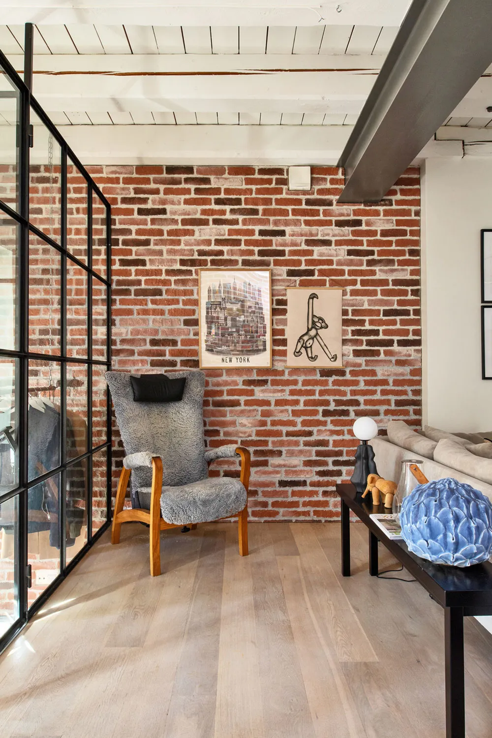 Mały loft na pierwszym piętrze byłej fabryki w Malmi (67 m²) - Gallery image 3