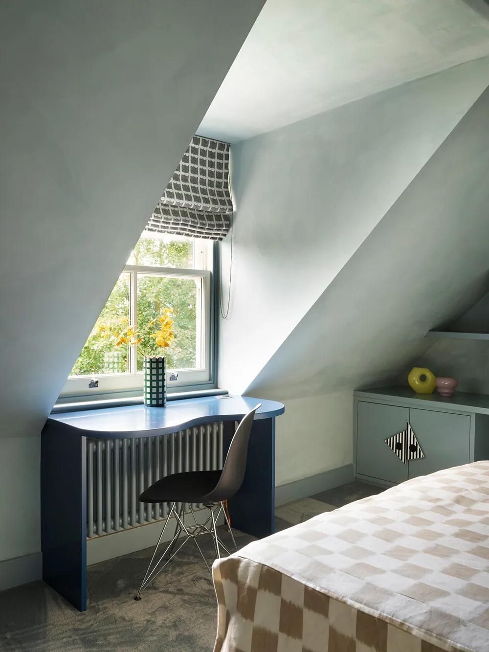 Arches, niches et murs décorés de stuc : un intérieur original à Londres - Gallery image 16