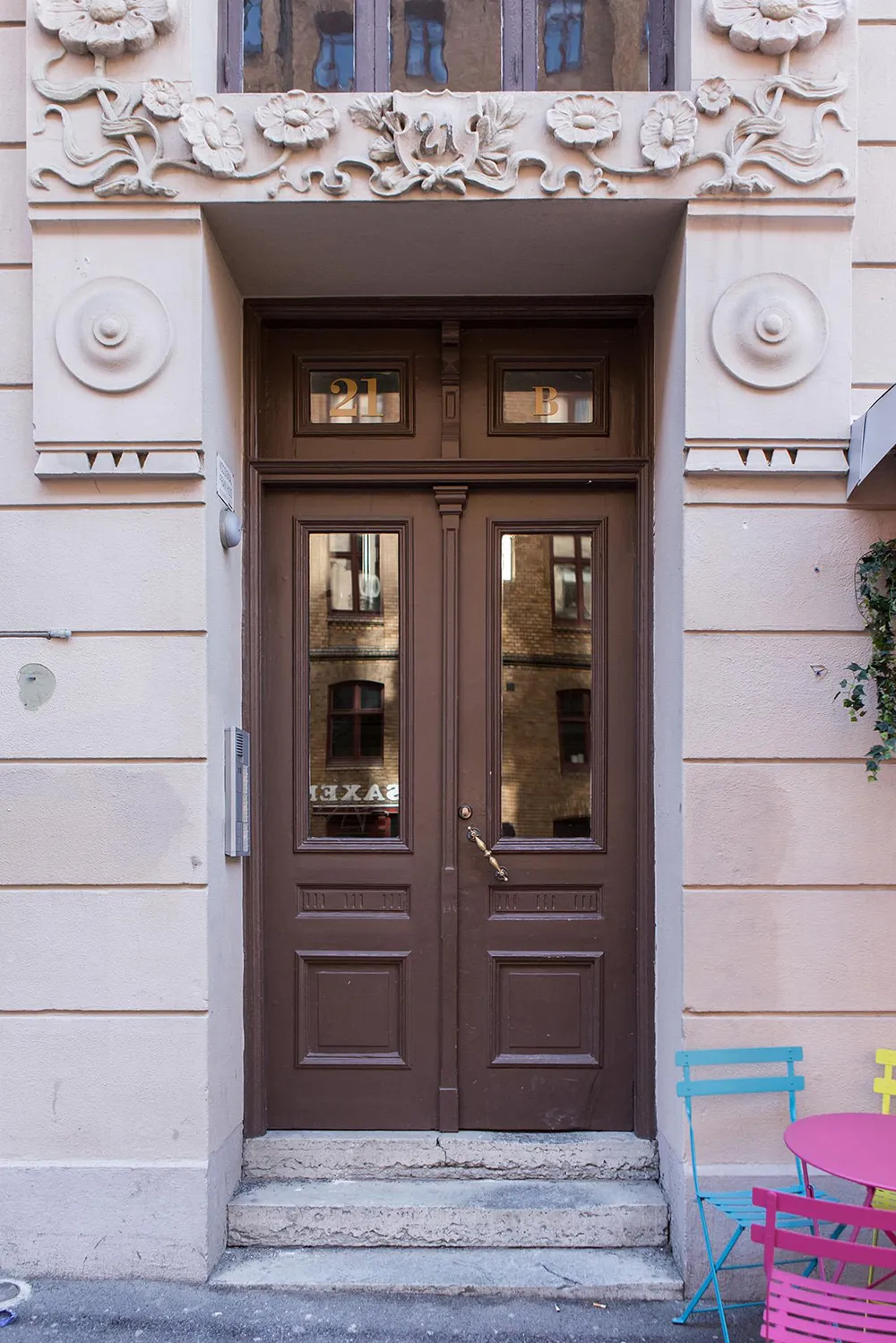 Murs gris et décoration chaleureuse : appartement cosy à Göteborg (63 m²) - Gallery image 32