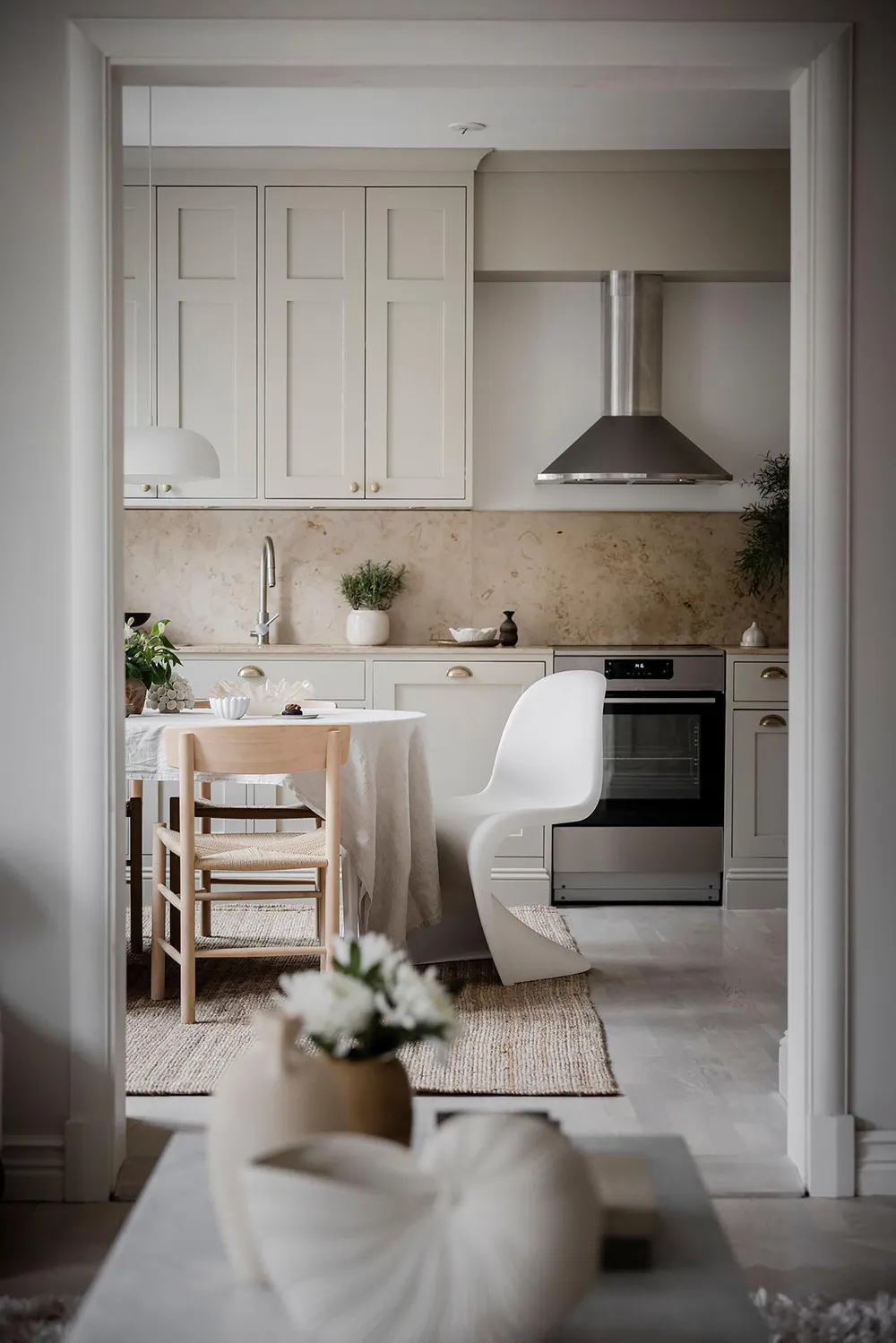 Cozy Warm Details in a Bright Scandinavian Interior (87 sq. m) - 2