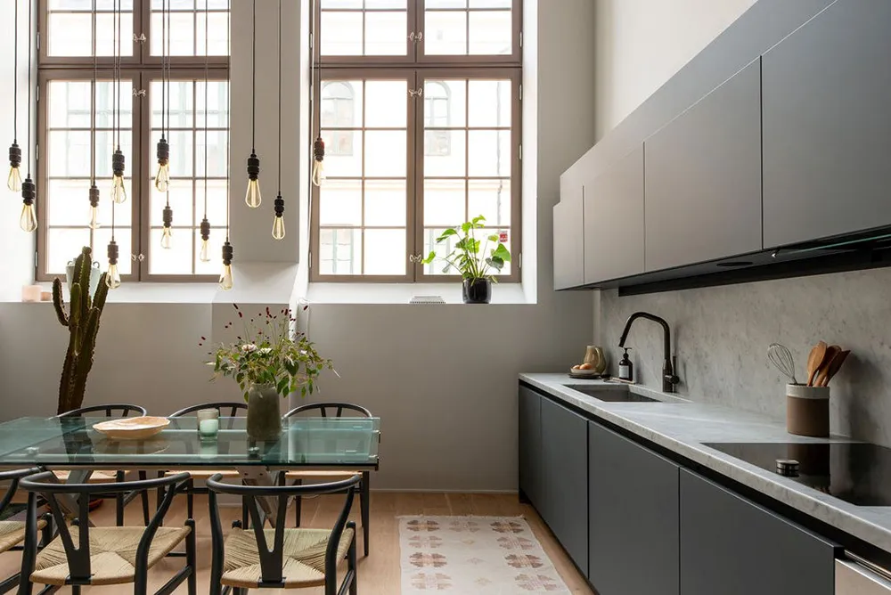 Zweiter Licht und pastellfarbene Töne: Loft in einem historischen Gebäude in Stockholm - Gallery image 7