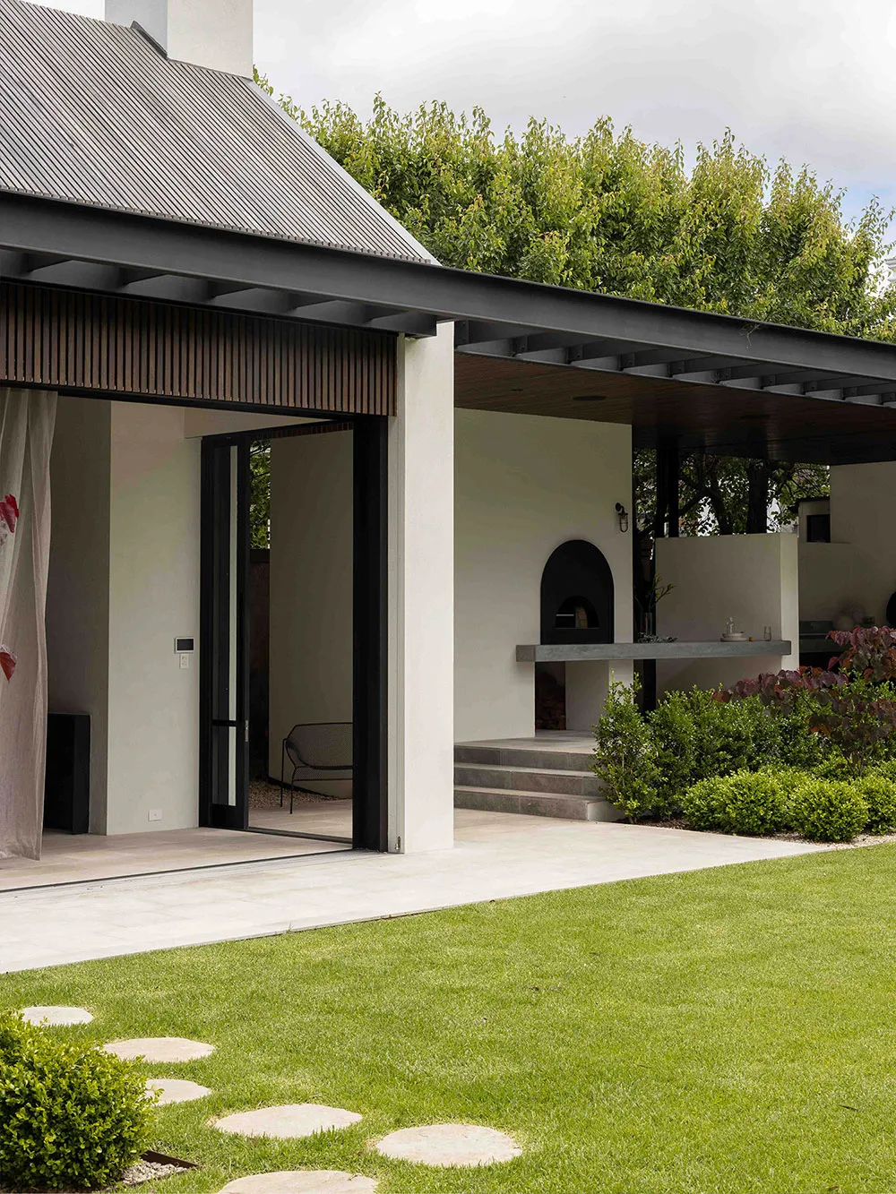 Une élégance atténuée dans le design d'une maison moderne en Australie - 22