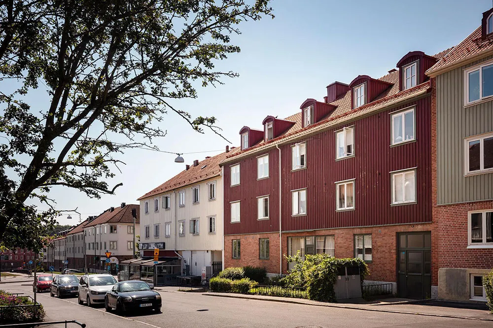 Mała dwupoziomowa kwatera z belkami w Szwecji (55 m²) - Gallery image 34