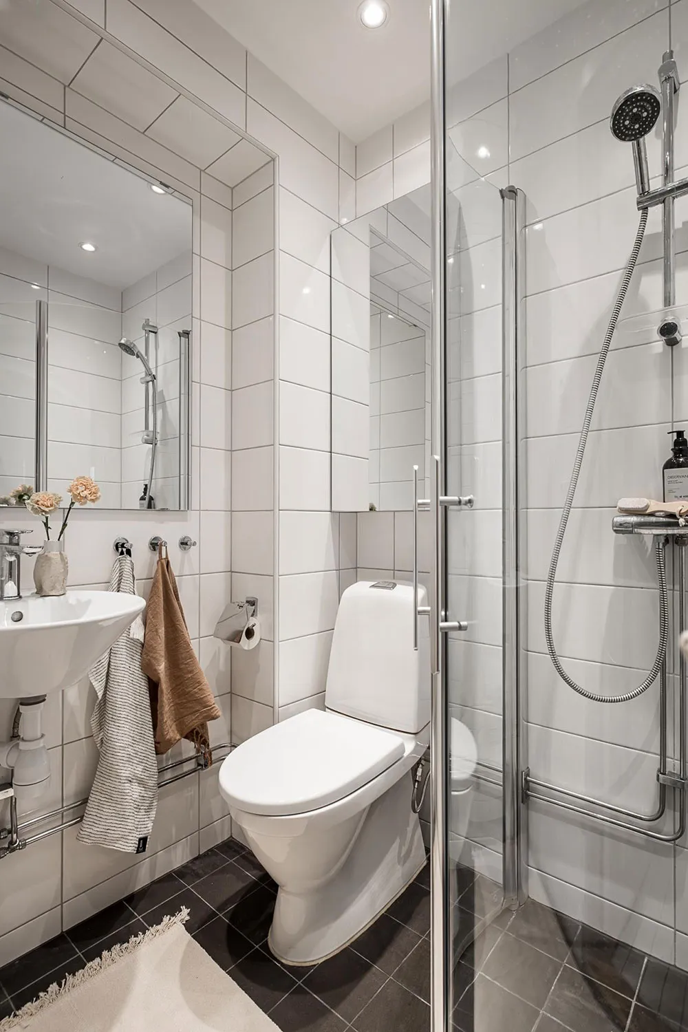 Gemütlicher grau-beige Interior mit Kamin in Göttingen (58 qm) - Gallery image 22