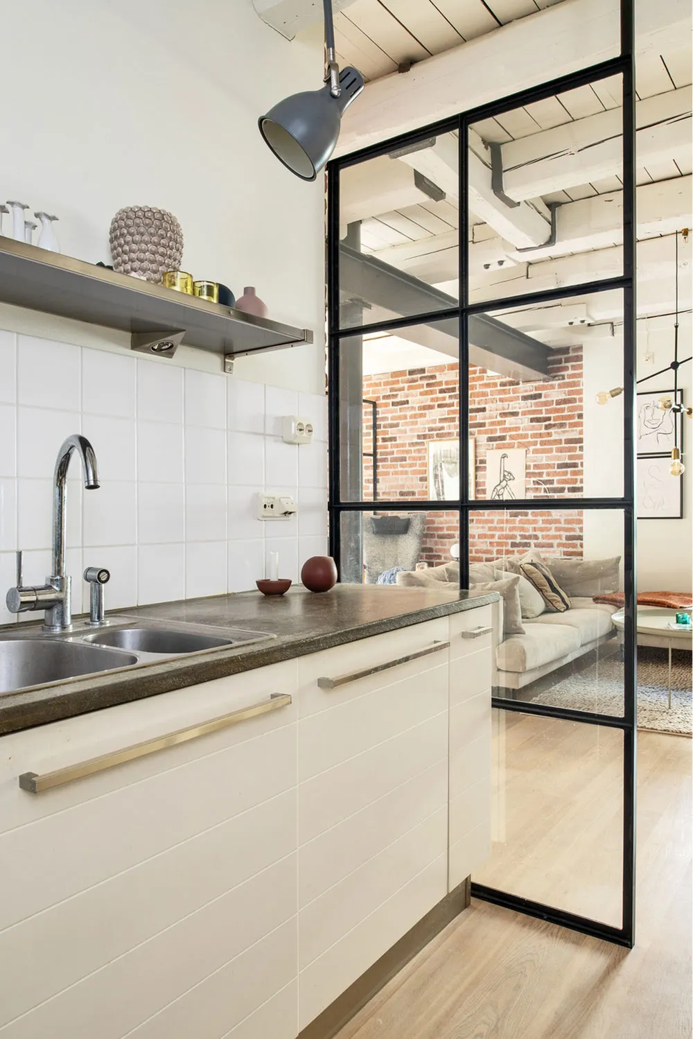 Mały loft na pierwszym piętrze byłej fabryki w Malmi (67 m²) - Gallery image 12