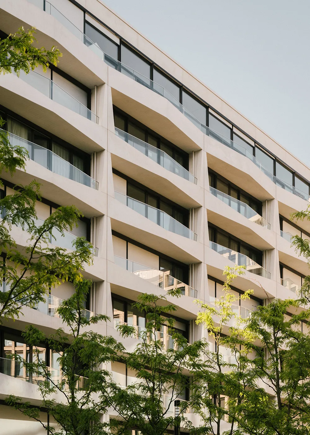 Arte contemporáneo y muebles de diseño: apartamento en Berlín - Gallery image 2