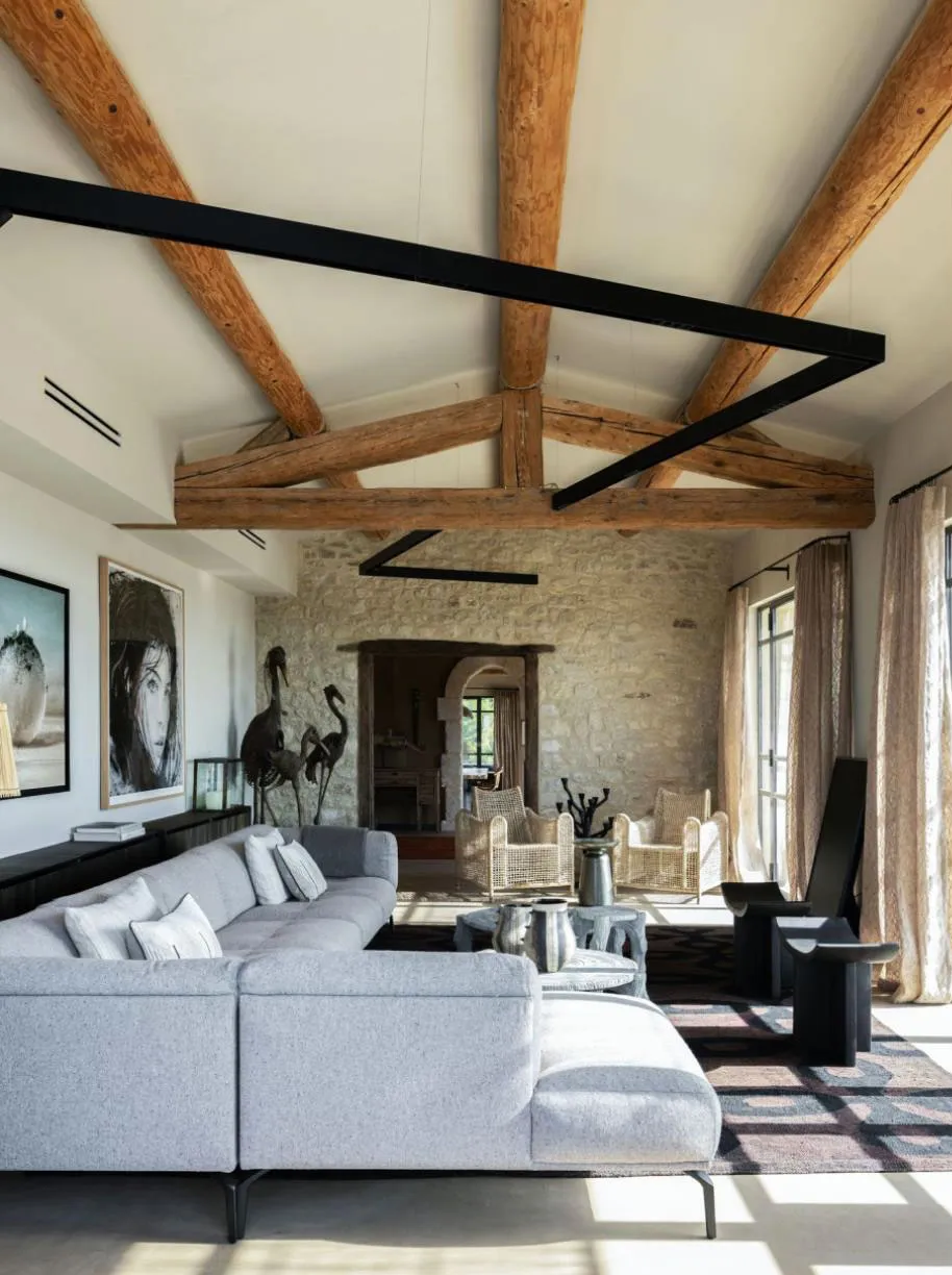 Beautiful villa on a hill in Provence, inspired by traditional regional architecture - Gallery image 5