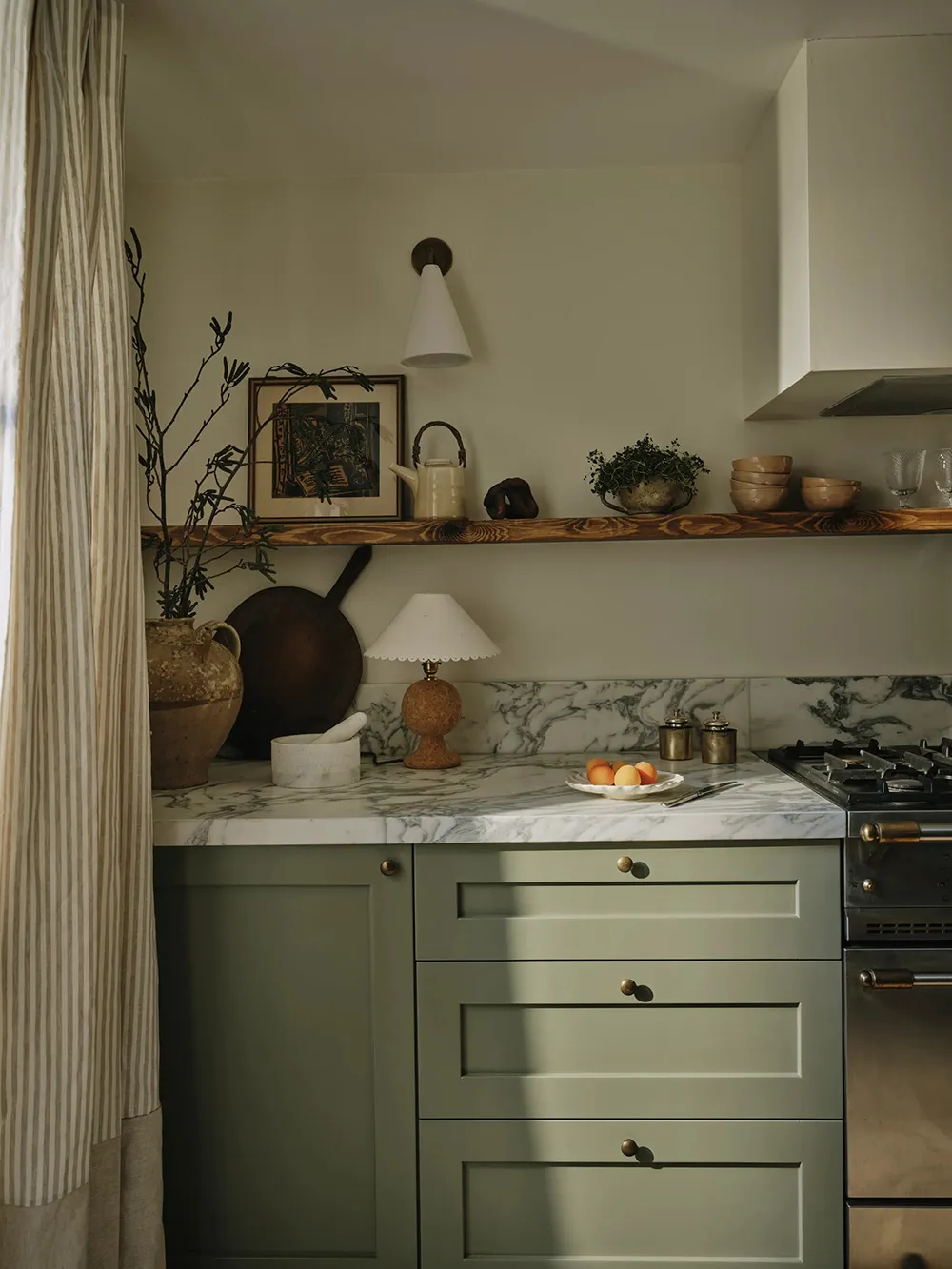 Intérieur cosy et légèrement romantique d'un taunhouse géorgien à Londres - Gallery image 4