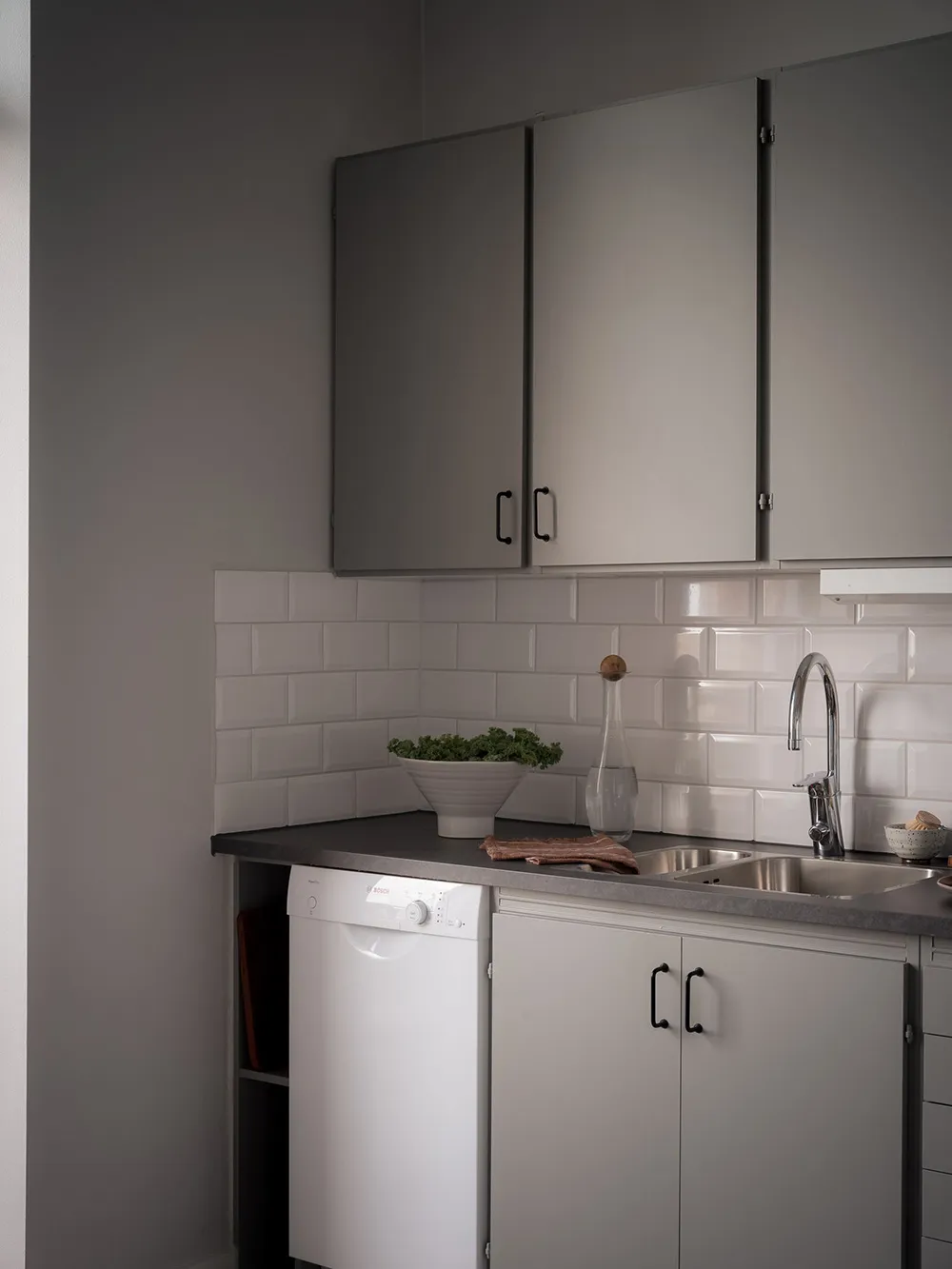 High ceilings and refined modern decor: small apartment in Goteborg (49 sqm) - Gallery image 18