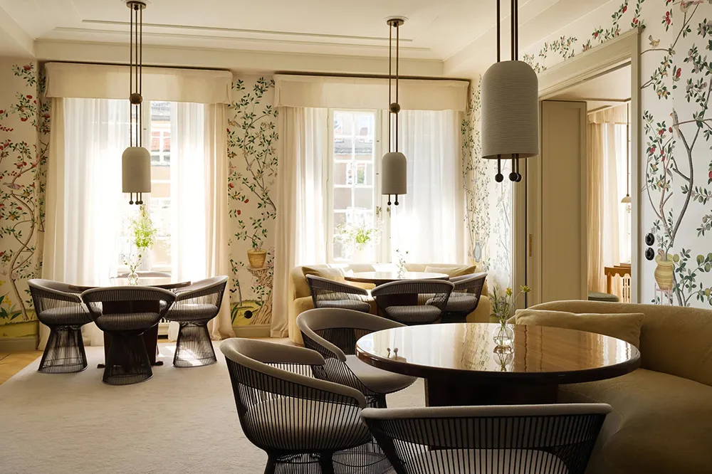 Arte, paredes decorativas y diseño elegante: un interior escandinavo no convencional en Estocolmo - Gallery image 7