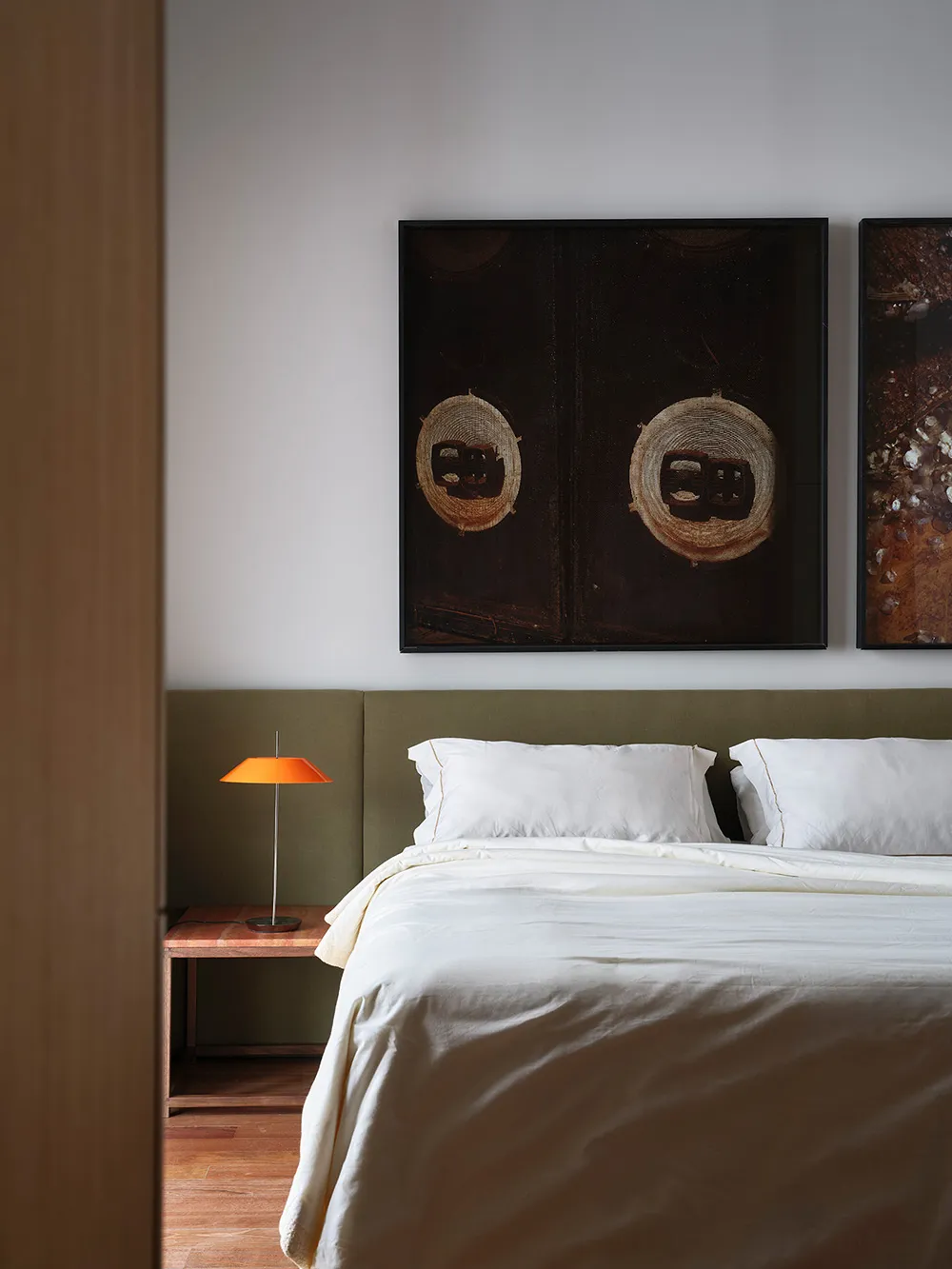 Arte del pasado y la modernidad en el diseño de apartamentos en Madrid - Gallery image 20