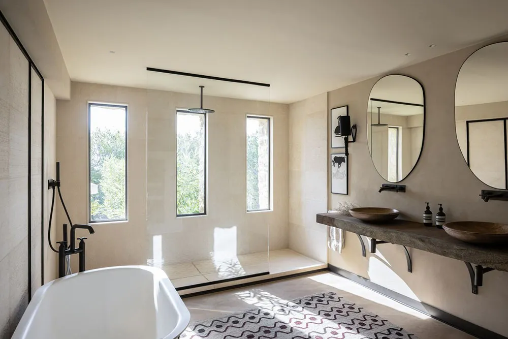 Beautiful villa on a hill in Provence, inspired by traditional regional architecture - Gallery image 12