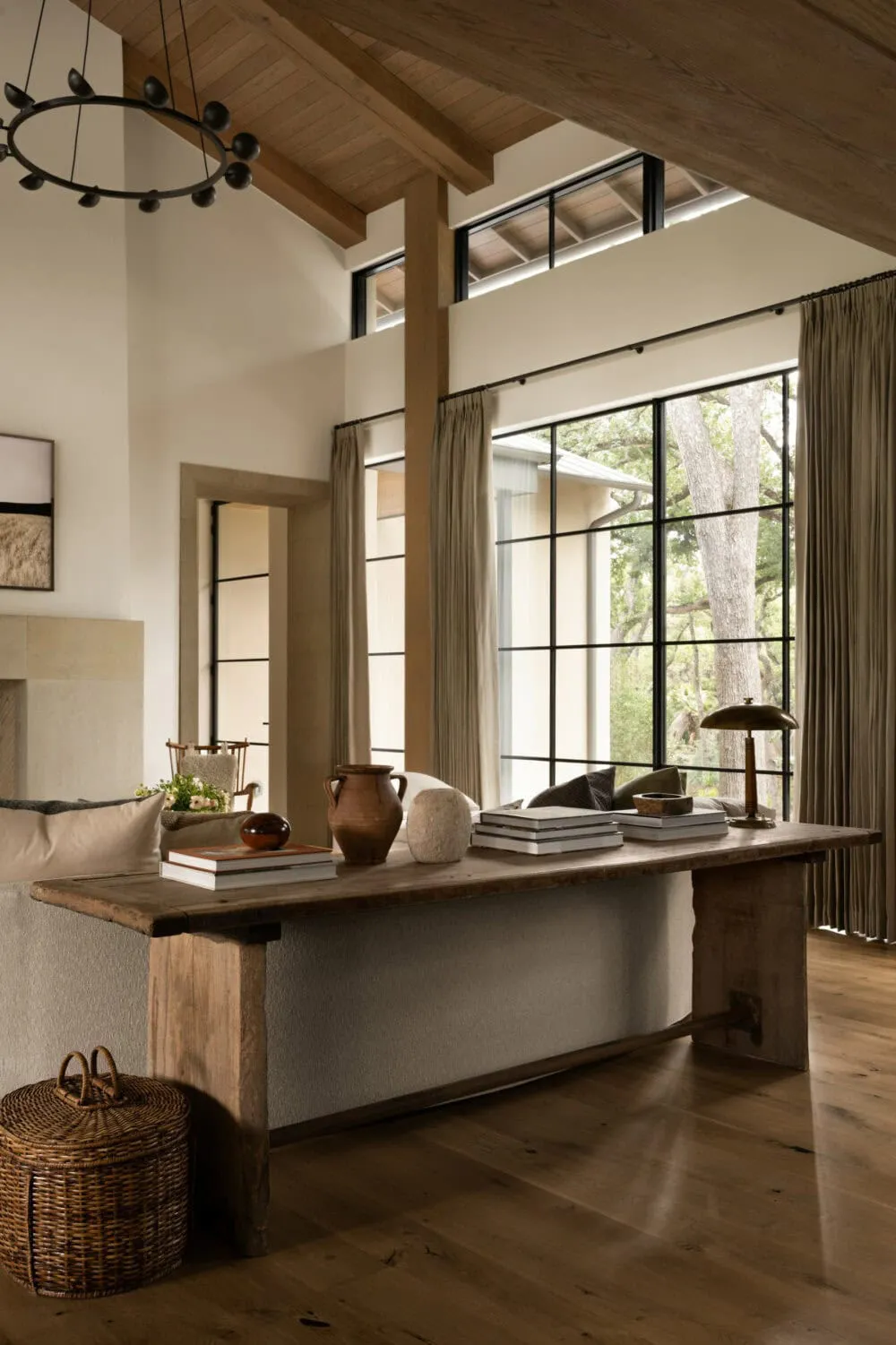 Agradable mezcla del estilo tradicional y moderno en el diseño de casas en Texas - Gallery image 7