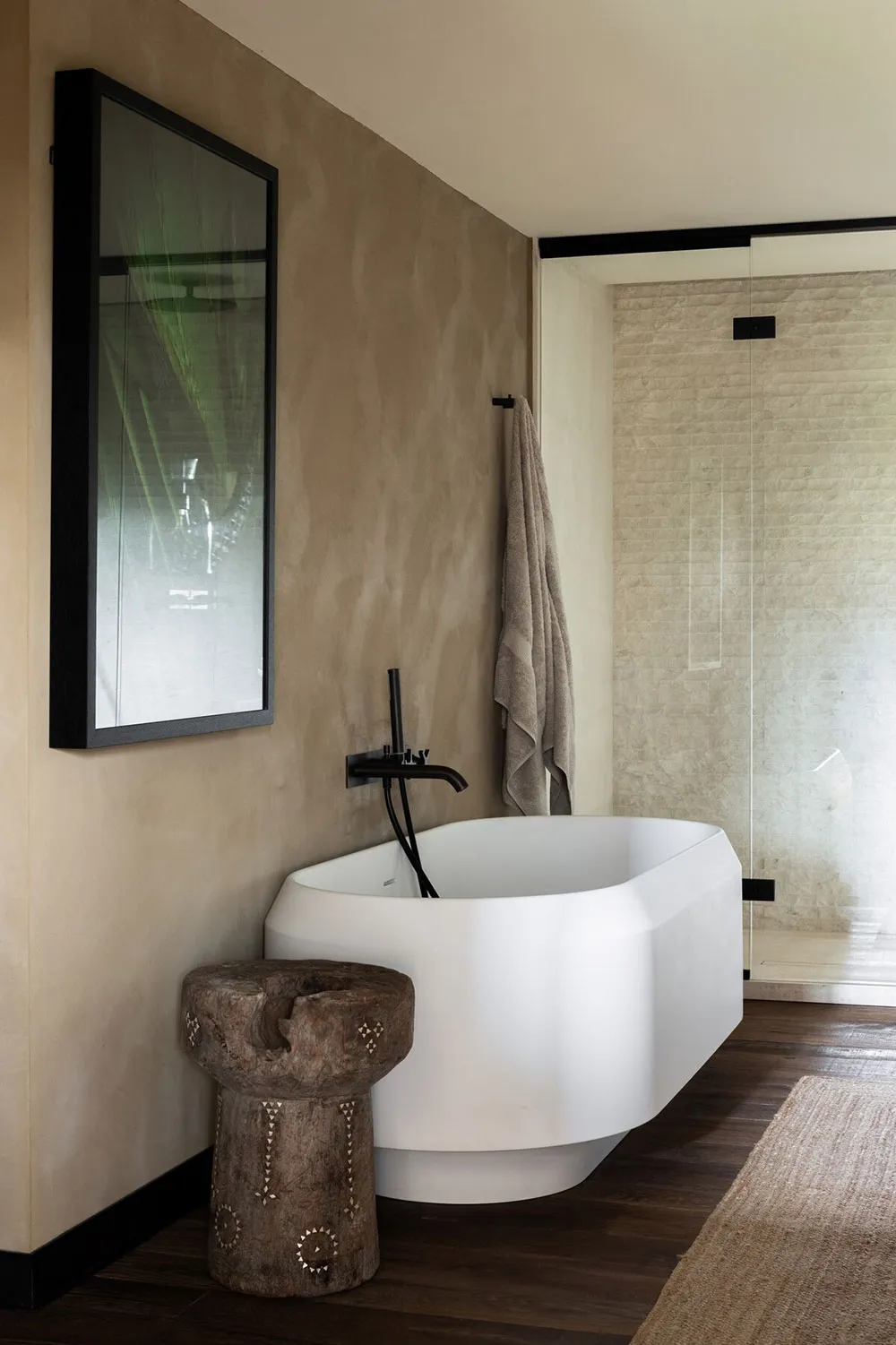 Beautiful villa on a hill in Provence, inspired by traditional regional architecture - Gallery image 9