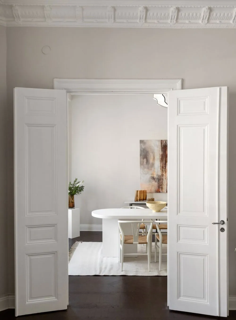 Темний під і біла меблі: квартира в Стокгольмі (90 кв. м) - Gallery image 6