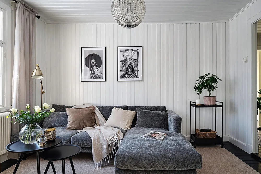 Villa blanche en Suède avec intérieurs noir et blanc - Gallery image 32