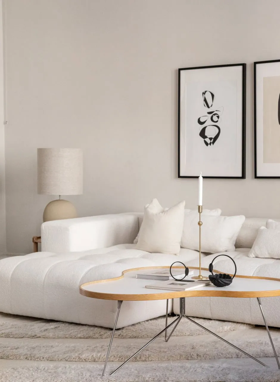 Темний під і біла меблі: квартира в Стокгольмі (90 кв. м) - Gallery image 1