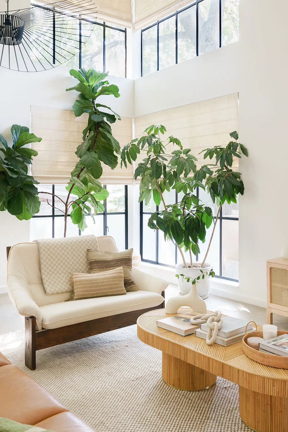 Intérieurs lumineux et chaleureux dans le style industriel à Austin - Gallery image 10