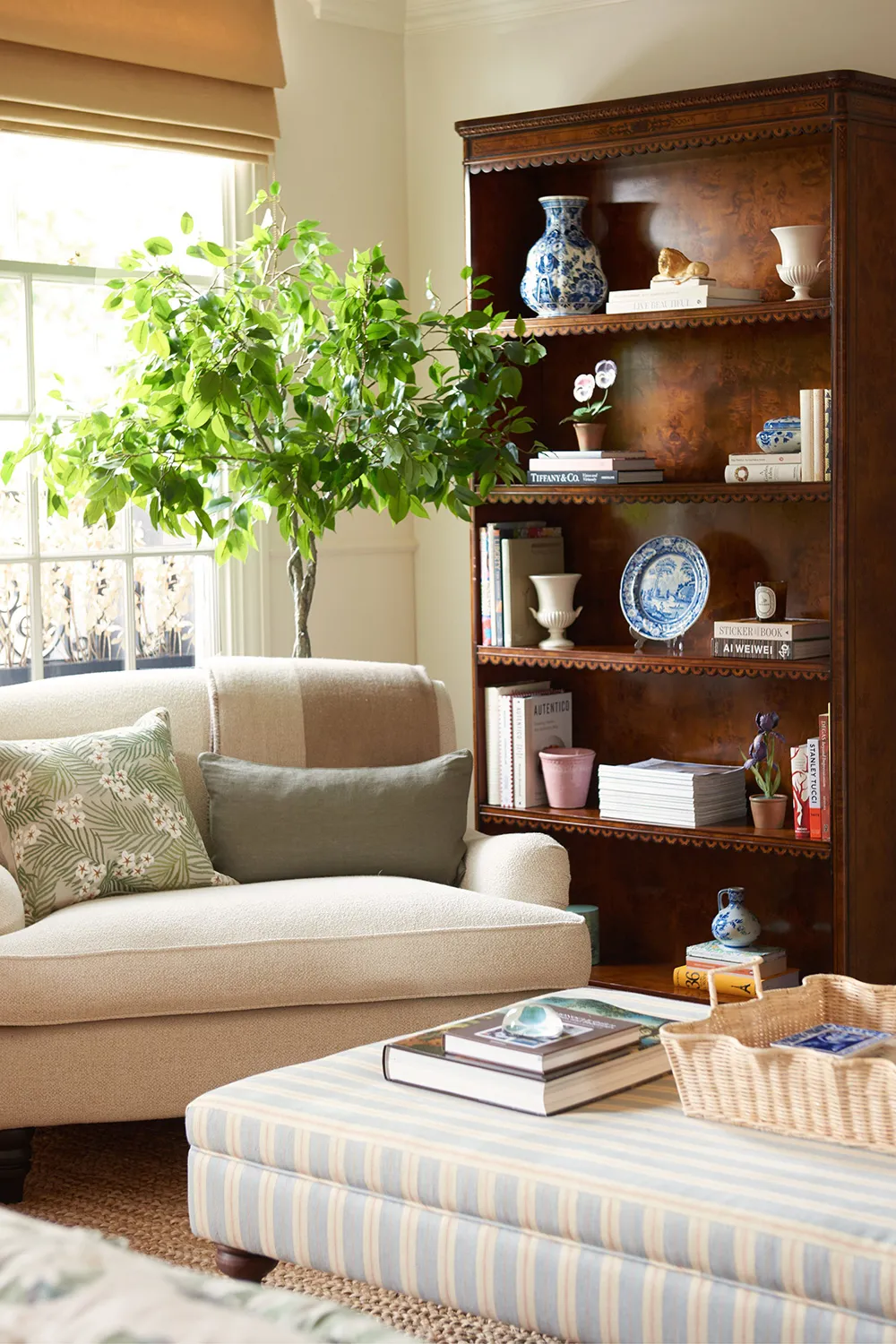 Szkoła fachowa w klasycznym angielskim designie: apartamenty w Londynie - Gallery image 1