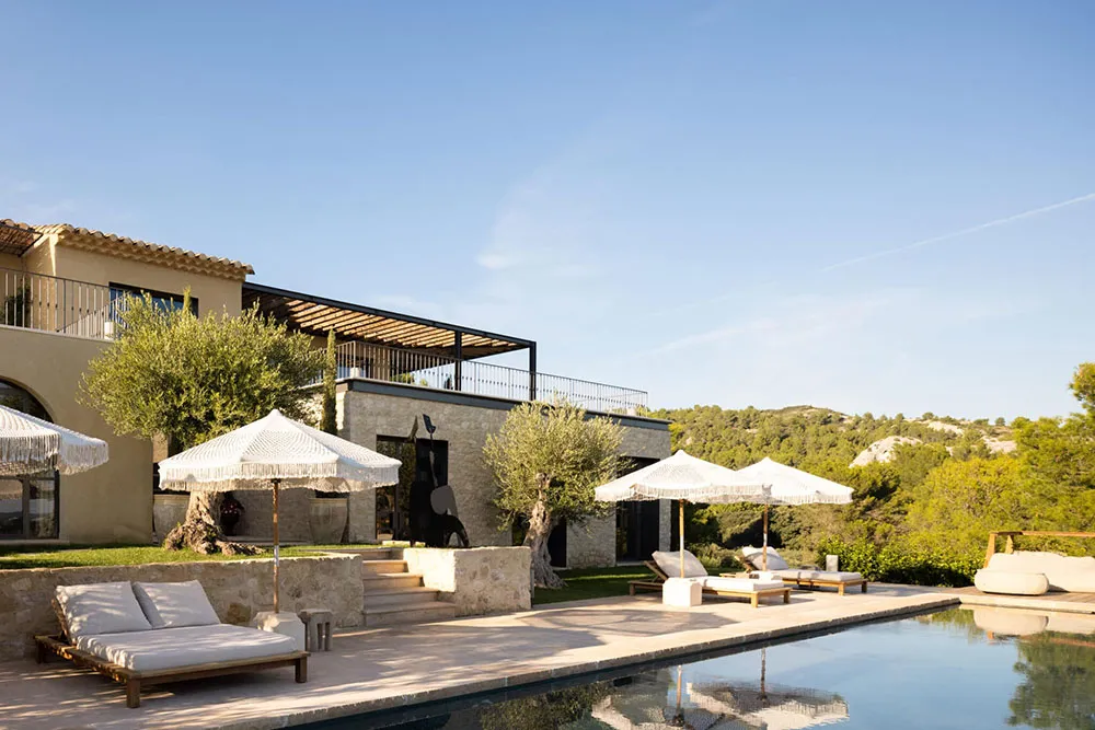 Beautiful villa on a hill in Provence, inspired by traditional regional architecture - Gallery image 20