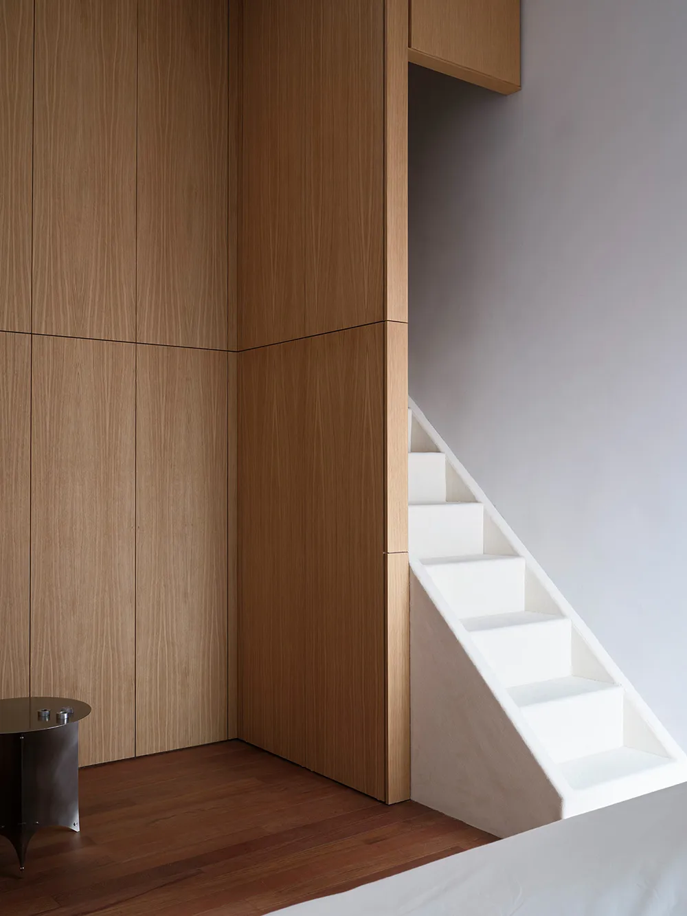 Arte del pasado y la modernidad en el diseño de apartamentos en Madrid - Gallery image 21