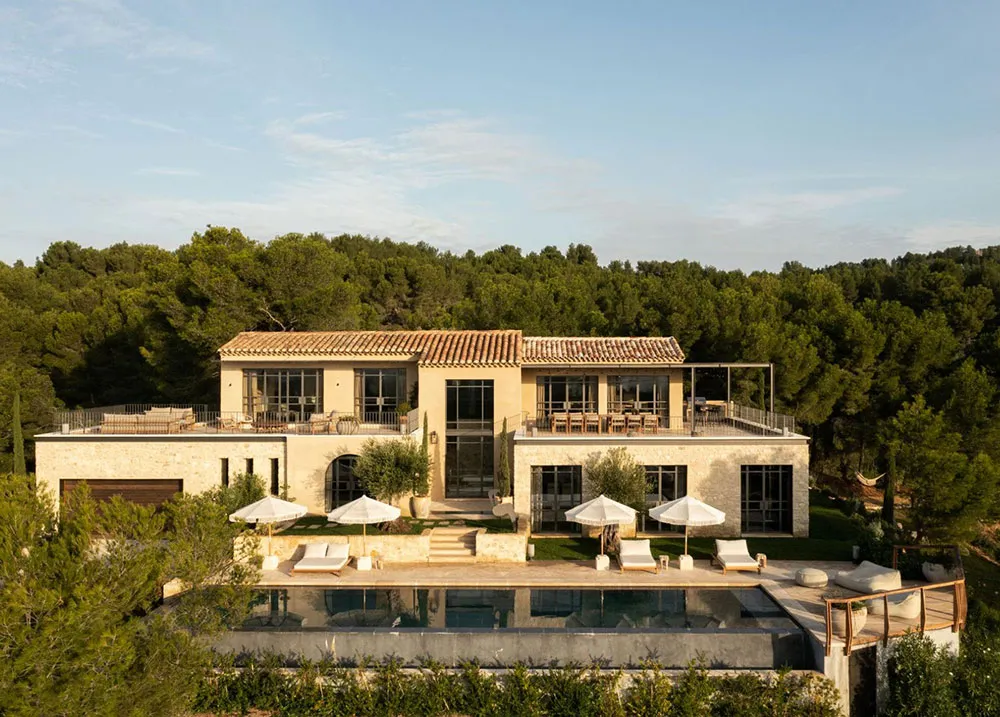 Beautiful villa on a hill in Provence, inspired by traditional regional architecture - Gallery image 17