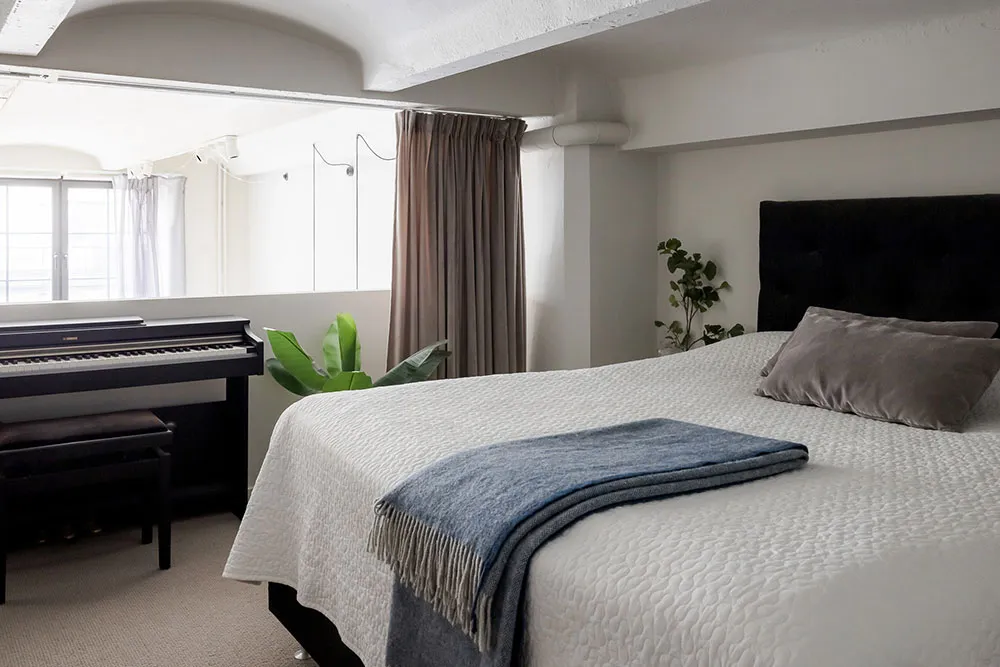 Wпечатujący loft z pięcioletnimi sufitami w Stokholmie (66 m²) - Gallery image 9