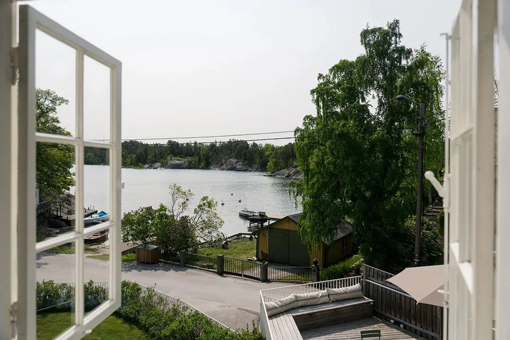 Charmante villa blanche sur le lac en Suède - Gallery image 19