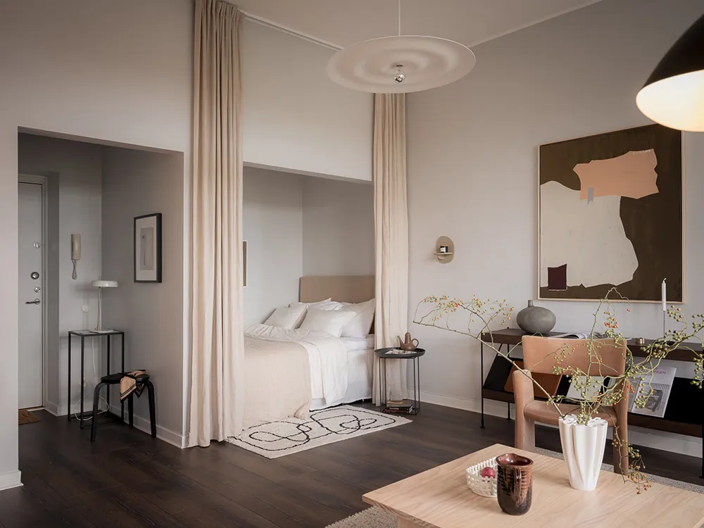 High ceilings and refined modern decor: small apartment in Goteborg (49 sqm) - Gallery image 3