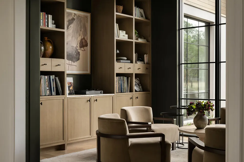 Agradable mezcla del estilo tradicional y moderno en el diseño de casas en Texas - Gallery image 16