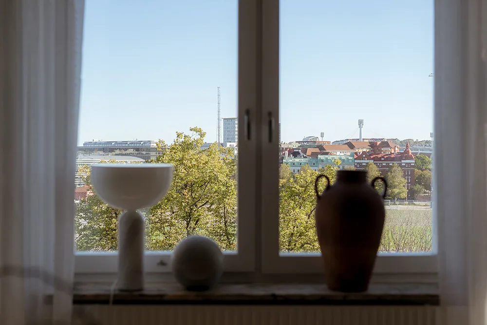 High ceilings and refined modern decor: small apartment in Goteborg (49 sqm) - Gallery image 6