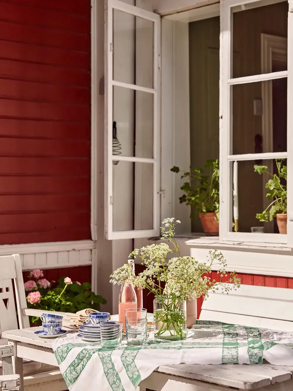 Ta stara fermia w Szwecji to ulubione gniazdko młodej rodziny - Gallery image 1