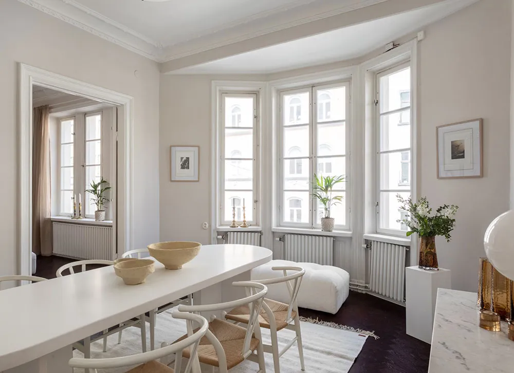 Темний під і біла меблі: квартира в Стокгольмі (90 кв. м) - Gallery image 10