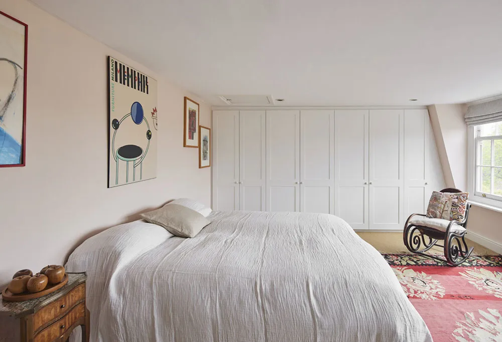 Bold Colors and Decor in Georgian Townhouse Interiors in London - Gallery image 28