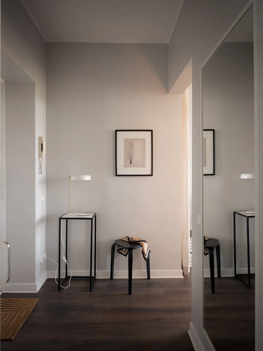 High ceilings and refined modern decor: small apartment in Goteborg (49 sqm) - Gallery image 15