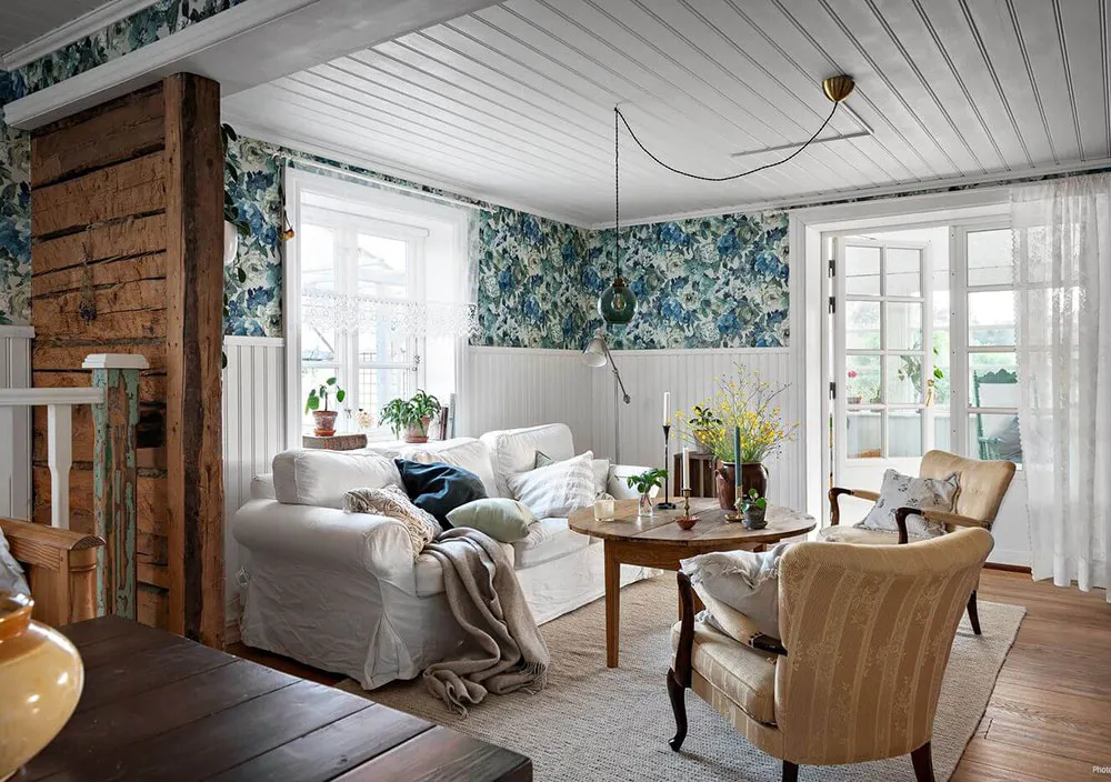 Acogedora casa de campo con papel pintado floral - Gallery image 2