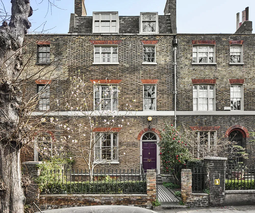 Bold Colors and Decor in Georgian Townhouse Interiors in London - Gallery image 1