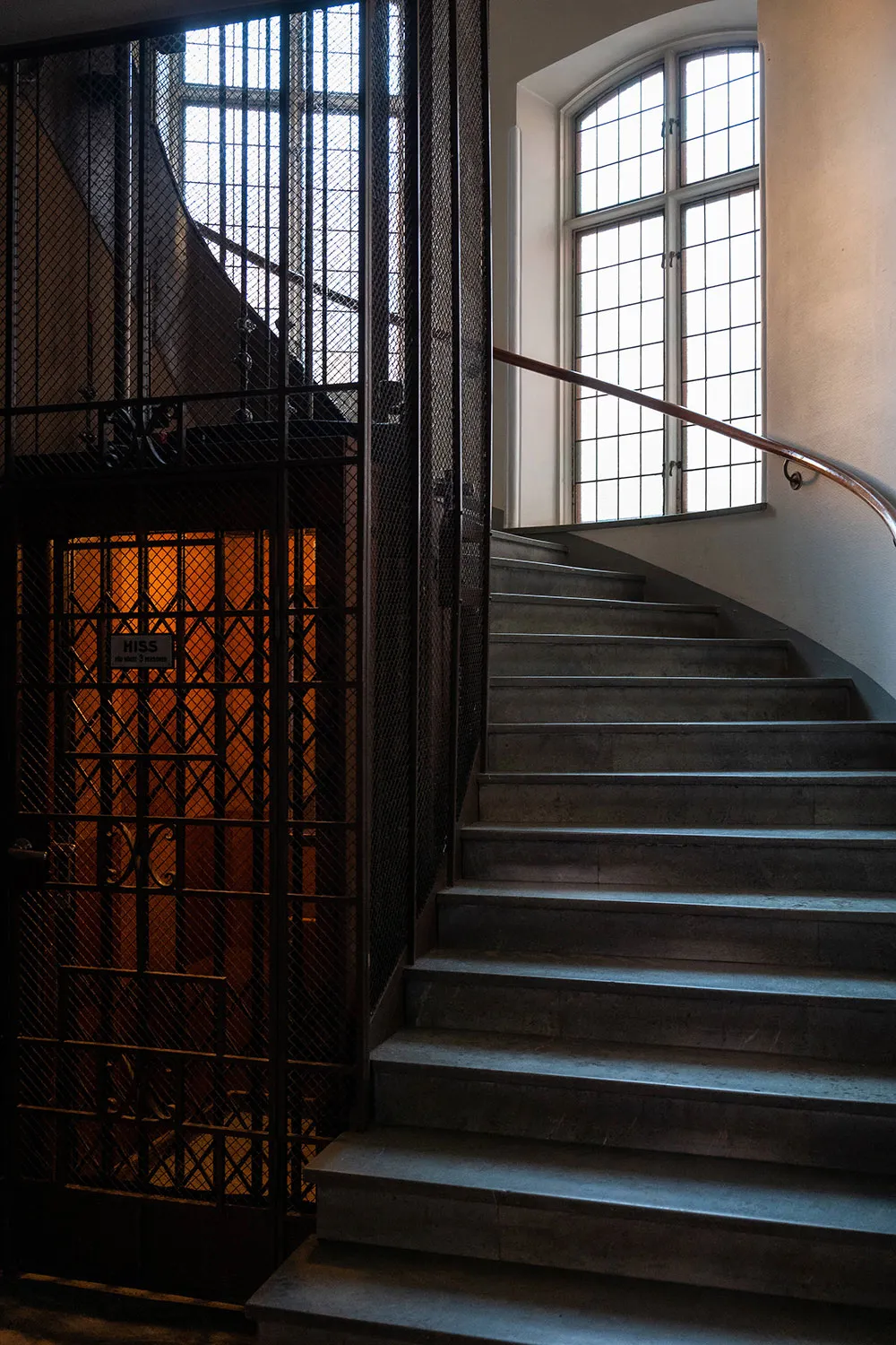 Kleine, elegante Wohnung mit rotem Schlafzimmer: Stockholm (57 qm) - Gallery image 14