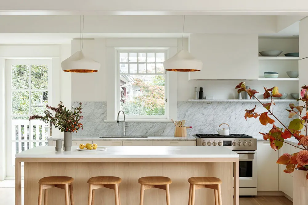 Bright and Cozy Country Cottage in Canada - Gallery image 3