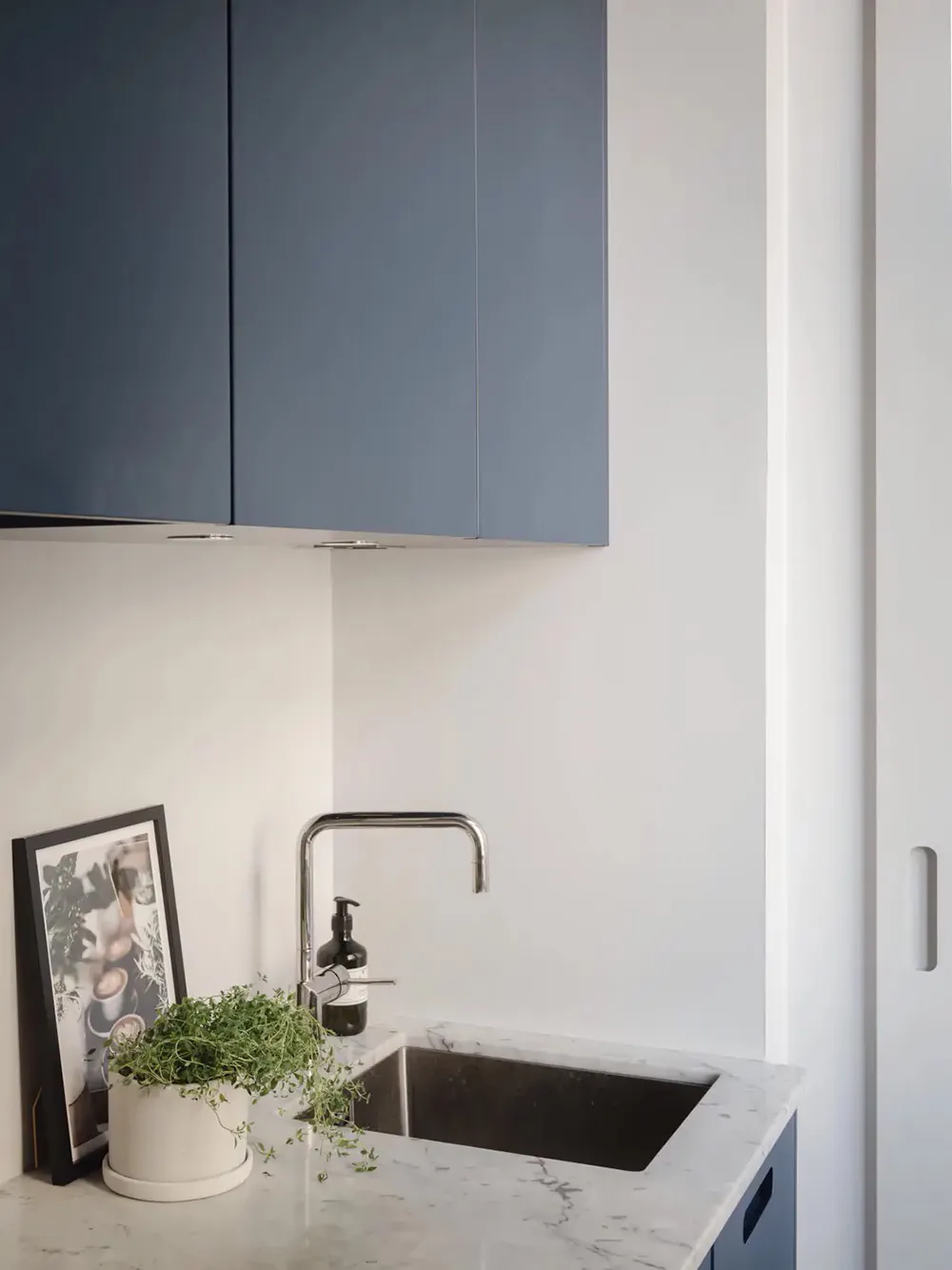 Маленькая квартира-студия с мягким интерьером (24 кв. м) - Gallery image 6