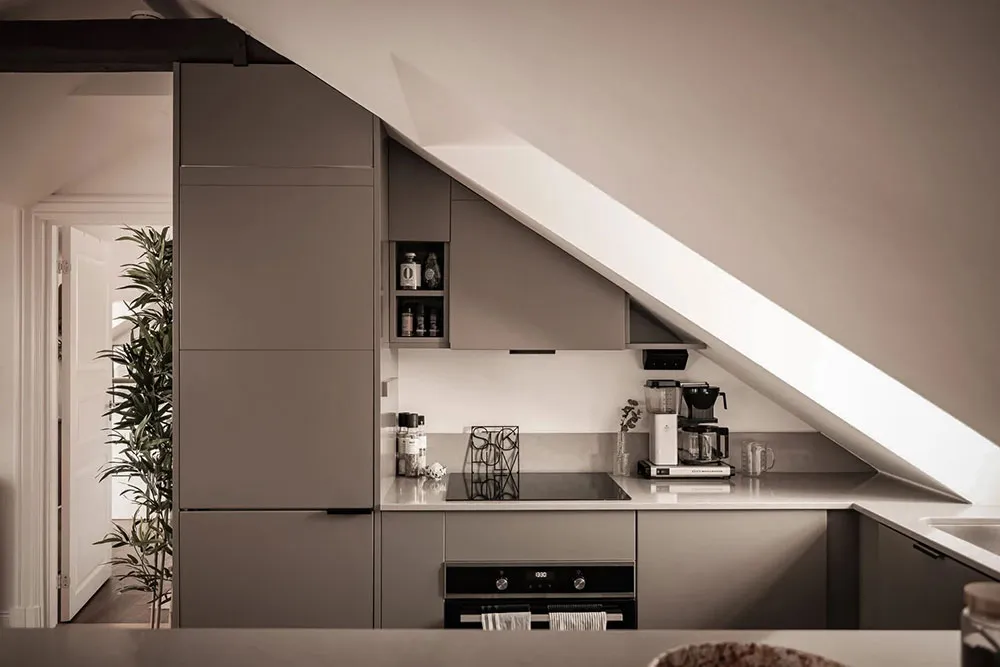 Nowoczesna mansarda w spokojnej gamie kolorów (78 m²) - Gallery image 10