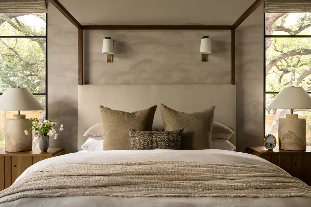 Agradable mezcla del estilo tradicional y moderno en el diseño de casas en Texas - Gallery image 26