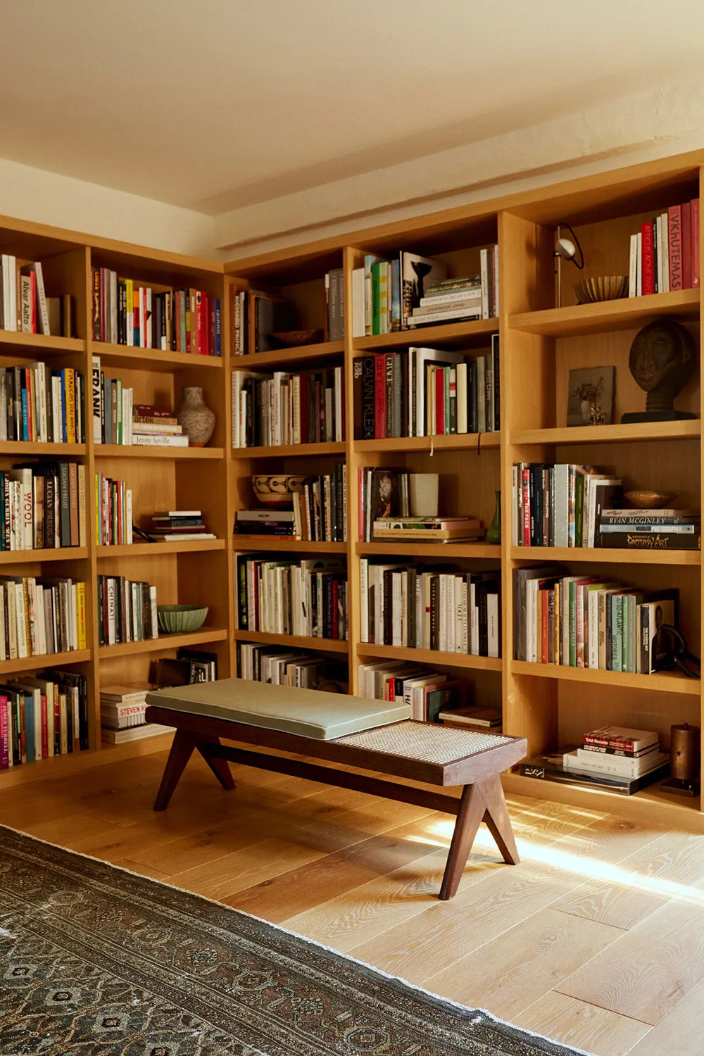 Warmes und ästhetisches Interior eines Antiquitätenhändlers in Los Angeles - Gallery image 2