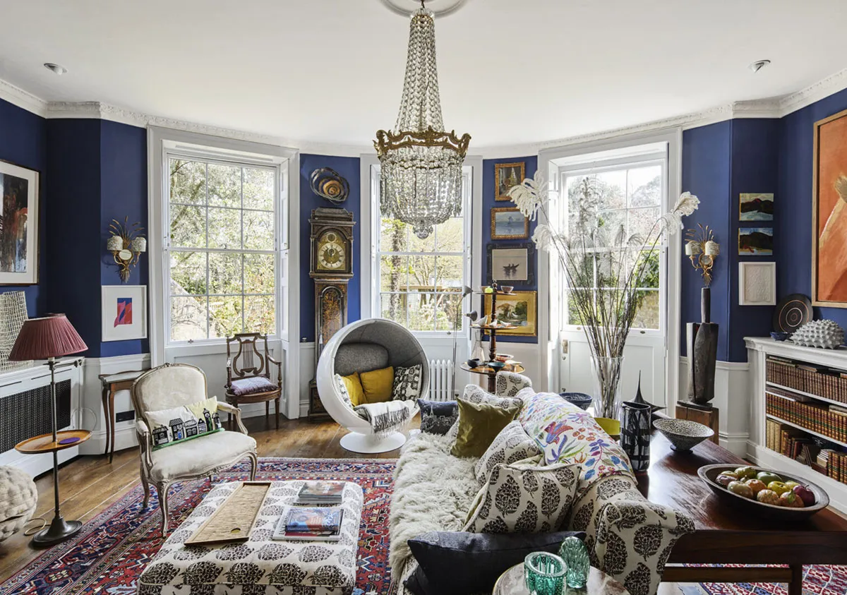 Bold Colors and Decor in Georgian Townhouse Interiors in London - Gallery image 2