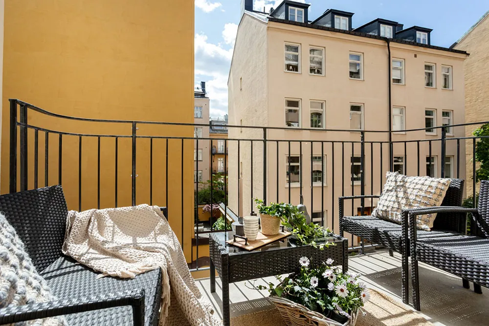 Темний під і біла меблі: квартира в Стокгольмі (90 кв. м) - Gallery image 15