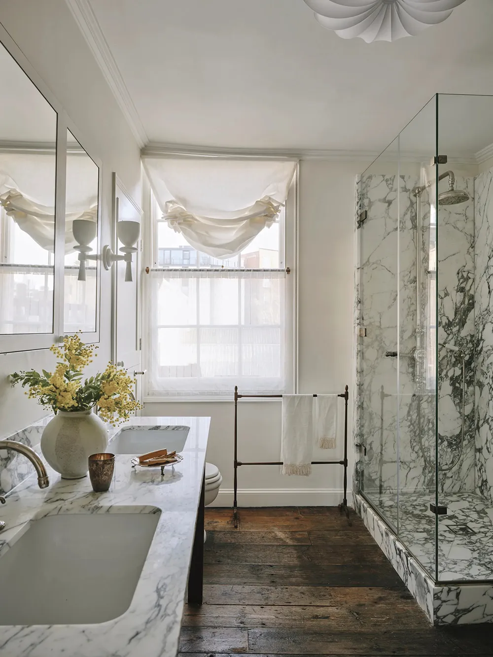 Intérieur cosy et légèrement romantique d'un taunhouse géorgien à Londres - Gallery image 18