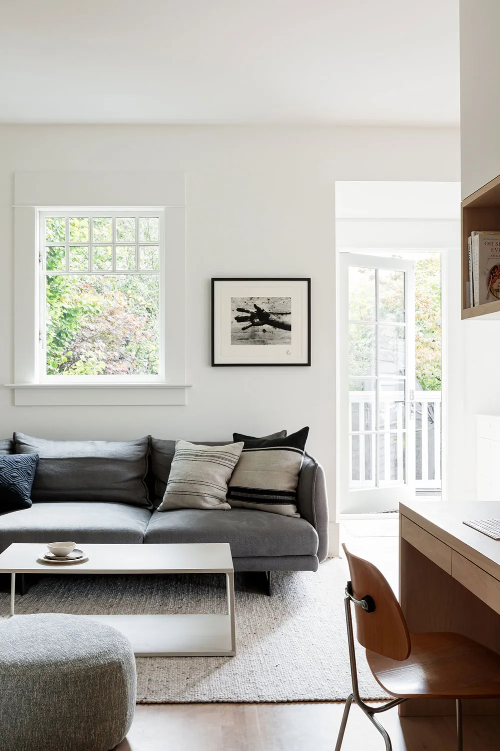 Bright and Cozy Country Cottage in Canada - Gallery image 7