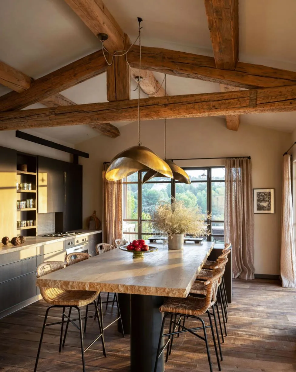 Beautiful villa on a hill in Provence, inspired by traditional regional architecture - Gallery image 4