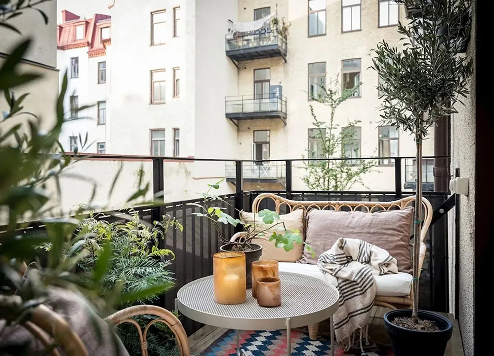 क्लासिक फ्रेमों में लगी पेंटिंगें एवं आधुनिक सजावट: गोथेनबर्ग में एक सुंदर अपार्टमेंट - Gallery image 24